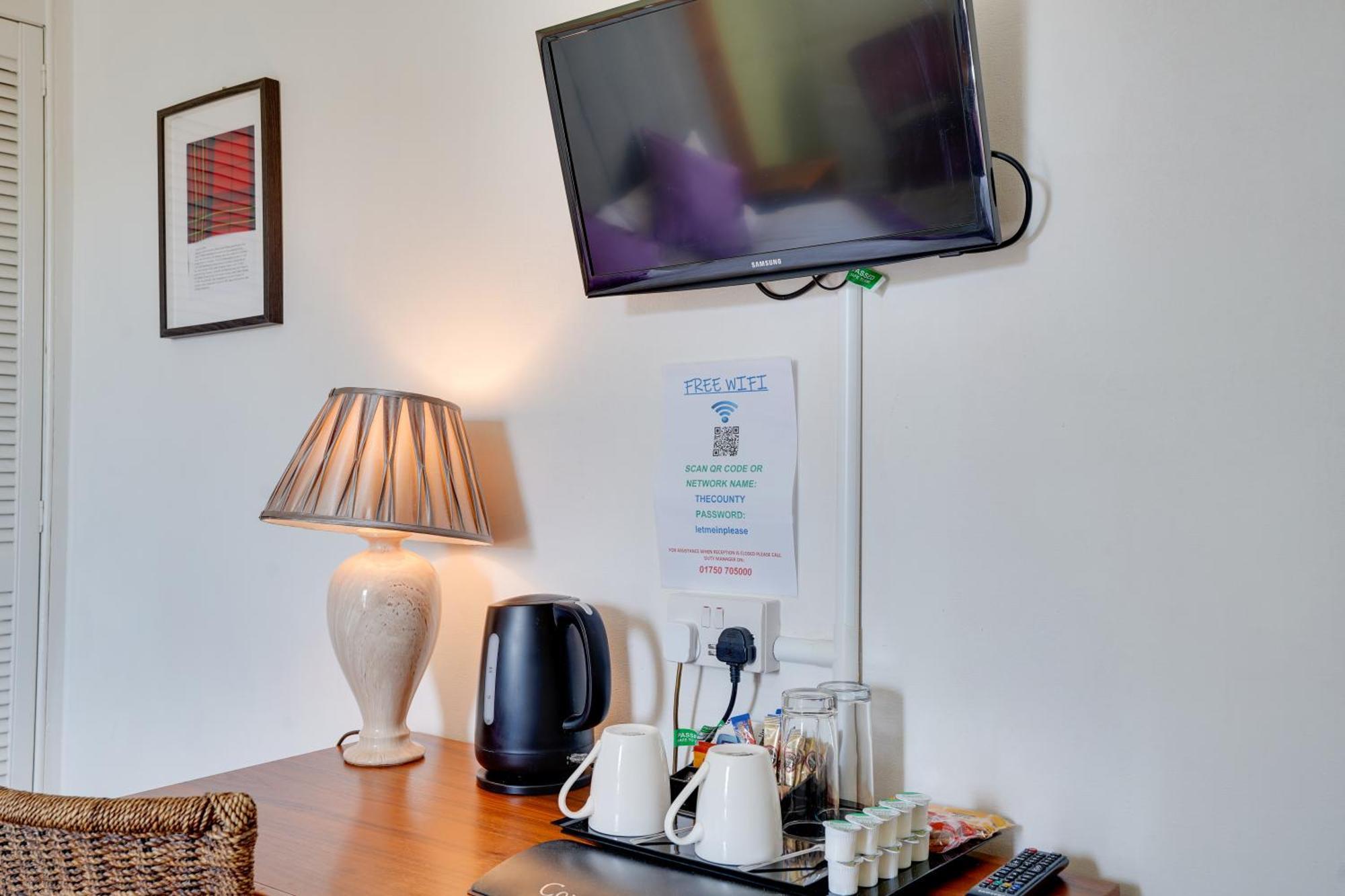 The County Hotel - Self Check-In, Ultra Fast Wi-Fi, Free Parking, Central Location เซลเคิร์ค ภายนอก รูปภาพ