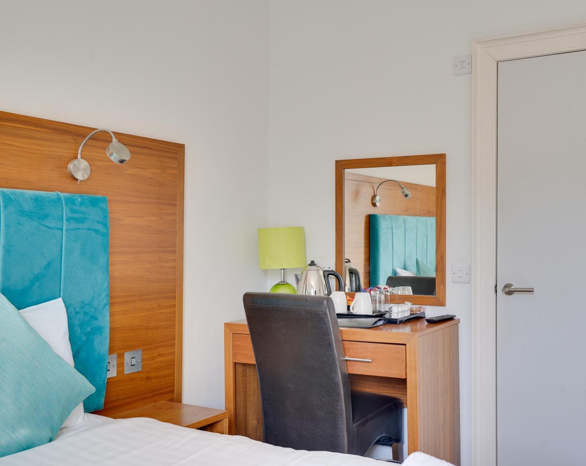 The County Hotel - Self Check-In, Ultra Fast Wi-Fi, Free Parking, Central Location เซลเคิร์ค ภายนอก รูปภาพ
