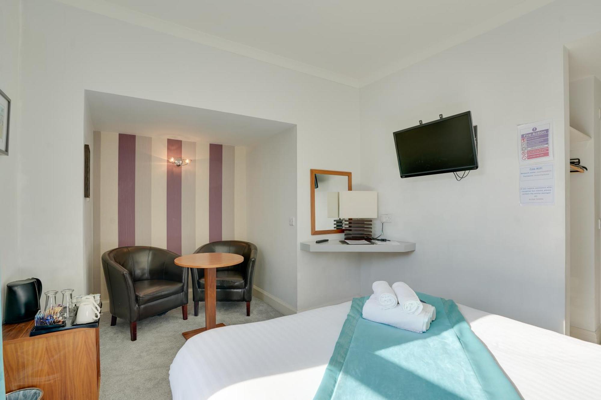 The County Hotel - Self Check-In, Ultra Fast Wi-Fi, Free Parking, Central Location เซลเคิร์ค ภายนอก รูปภาพ